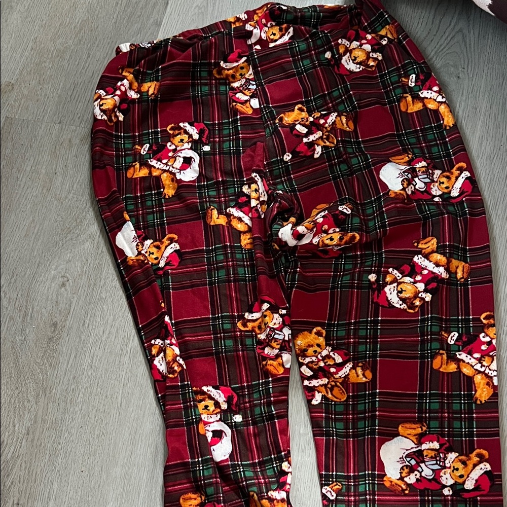 Women’s buttery soft Christmas leggings. One size fits most.
